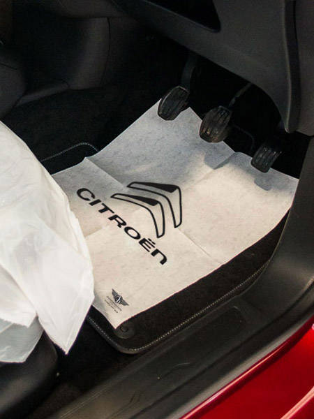 Printed white crepe floor mats