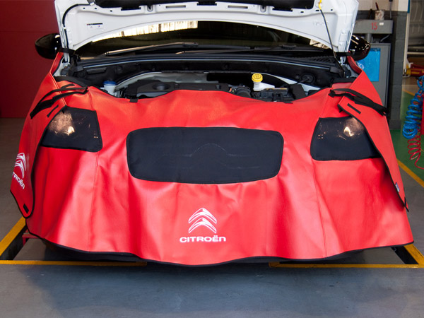 Citroën semi-tailored front cover with ventilation meshes